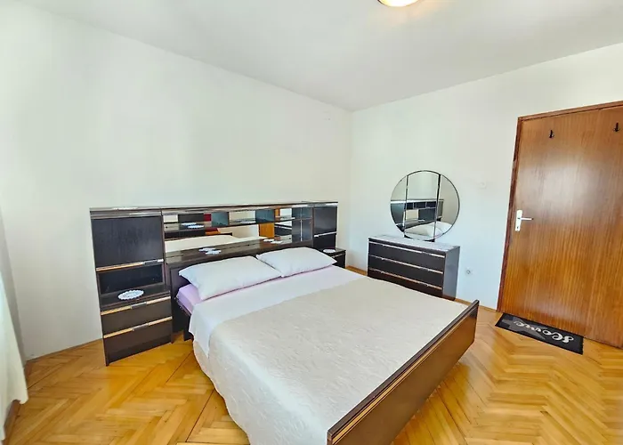 Fuer 6 Personen Mit Terrasse By Interhome Διαμέρισμα Novi Vinodolski