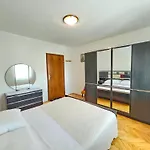 Fuer 6 Personen Mit Terrasse By Interhome Lejlighed
