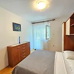 Fuer 6 Personen Mit Terrasse By Interhome Lejlighed *