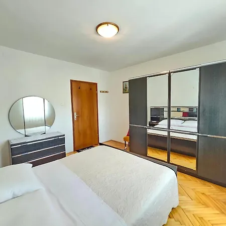 Fuer 6 Personen Mit Terrasse By Interhome Apartament
